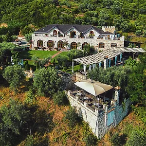 Çiftlik konaklama Chateau Fasel Tiran